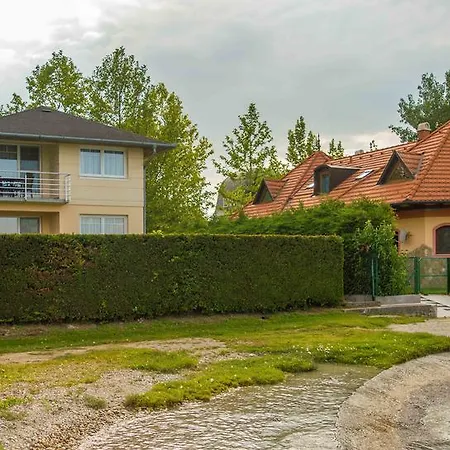 Apartmanhaz Horvath 公寓 *