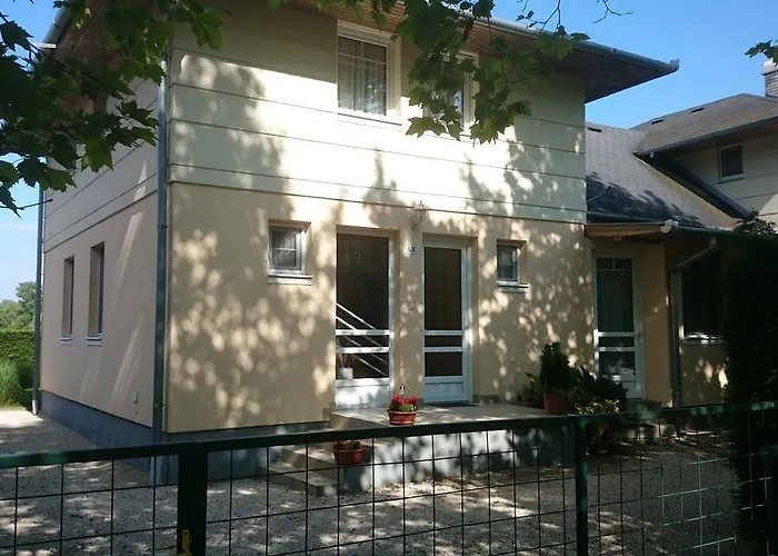 דירה Apartmanhaz Horvath *